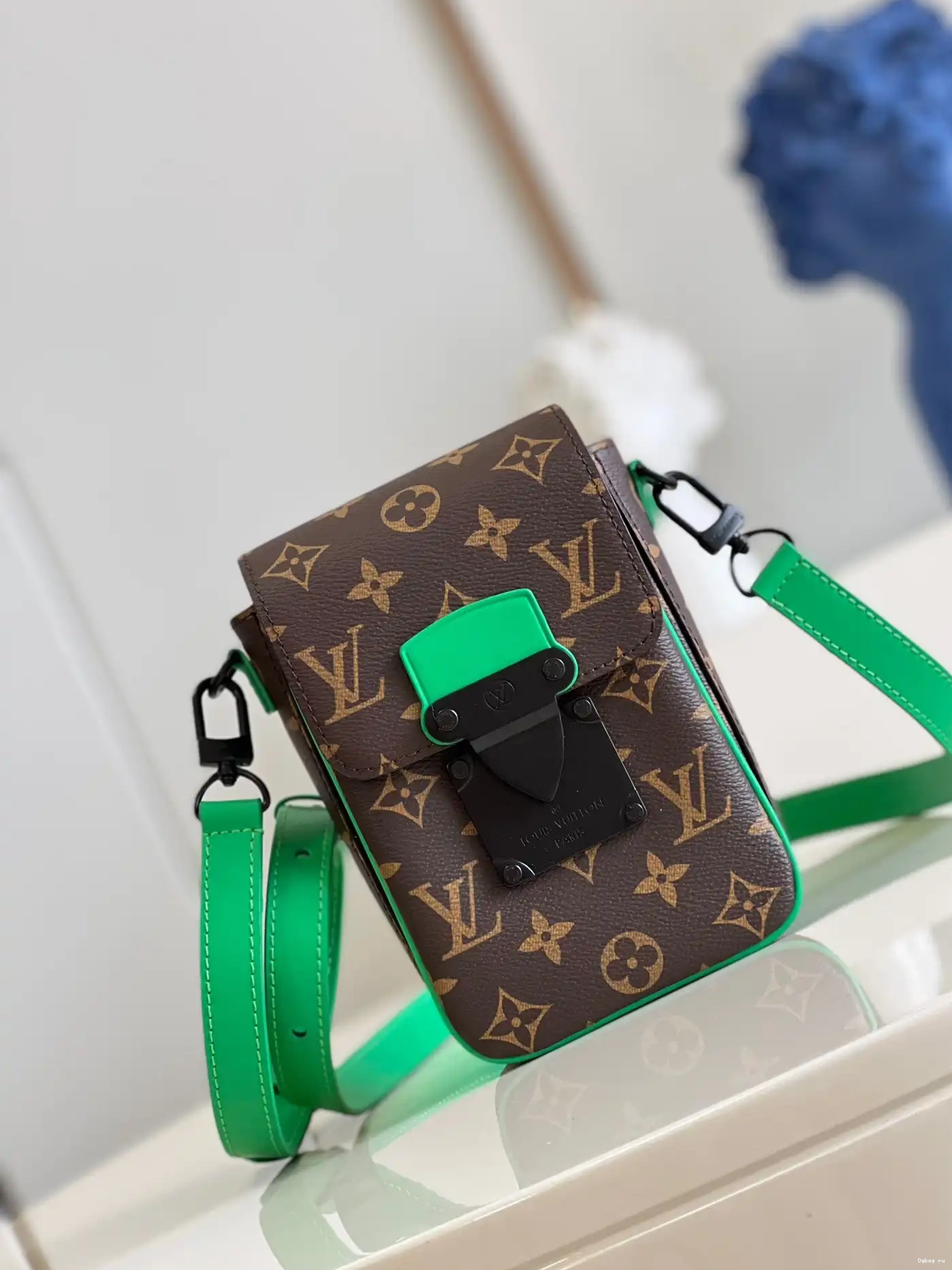 LOUIS S-LOCK WALLET VUITTON VERTICAL WEARABLE 0704